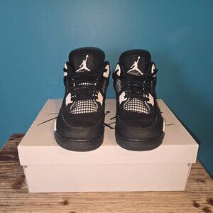 Jordan White Thunder - Size 8 - Black/White